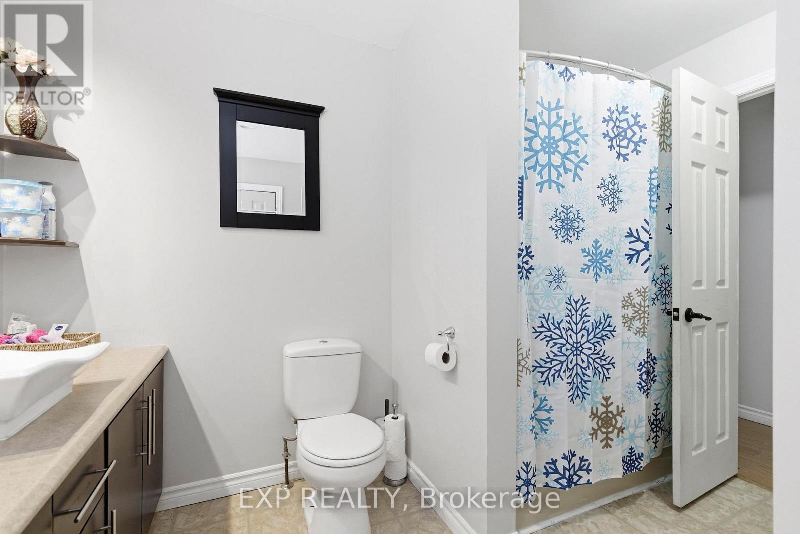 735 Montcalm Court, Cornwall, Ontario  K6H 6C2 - Photo 9 - X12762122