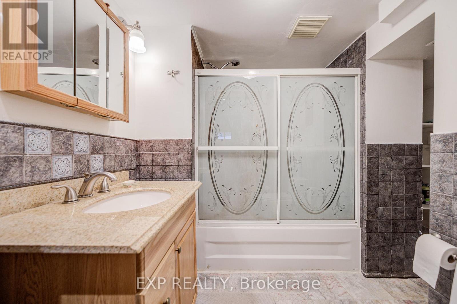 11 Bellvare Crescent, Toronto, Ontario  M1R 2M8 - Photo 43 - E12762010