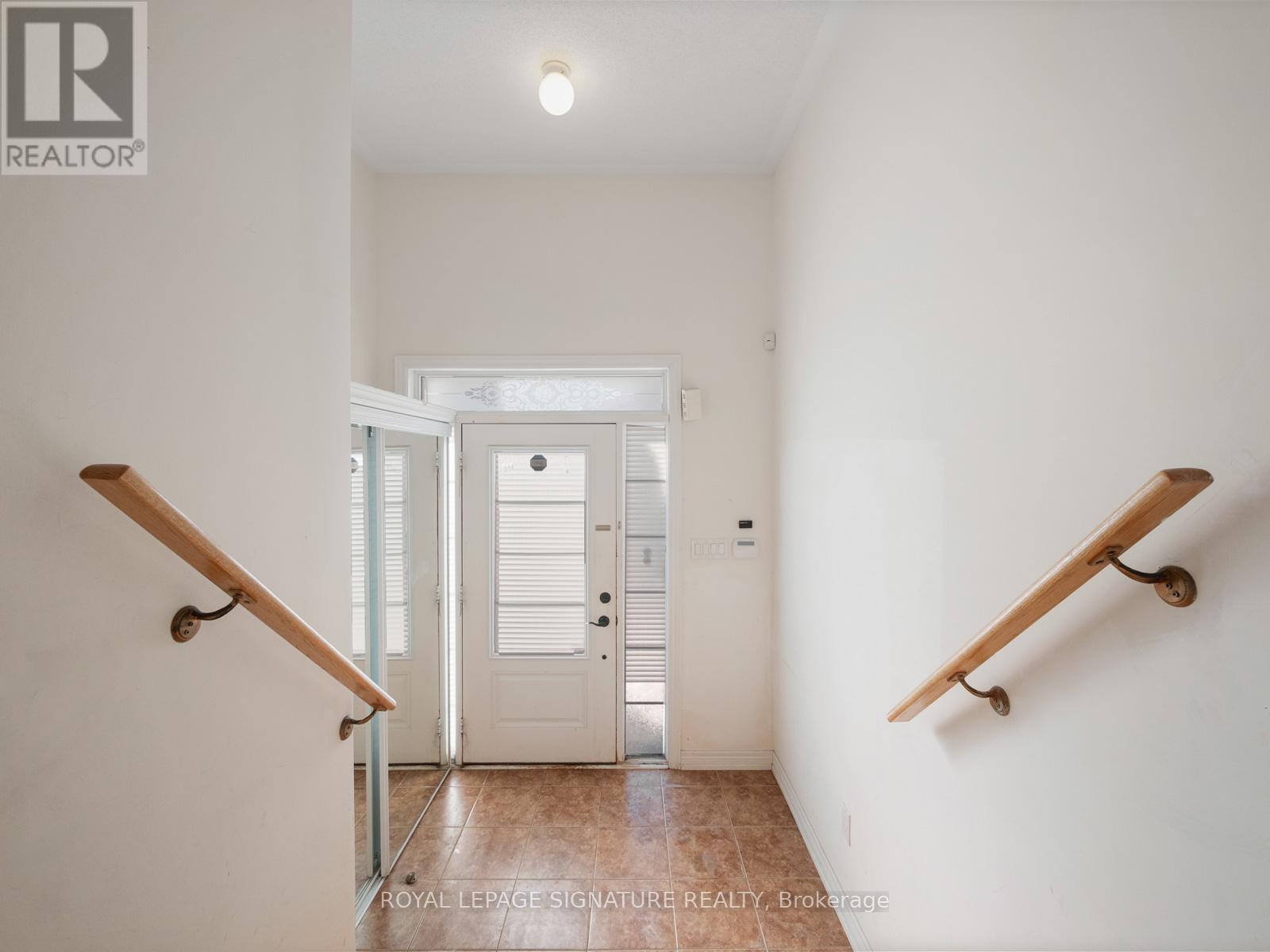 13 Lily Cup Avenue, Toronto, Ontario  M1L 0H4 - Photo 2 - E12762132
