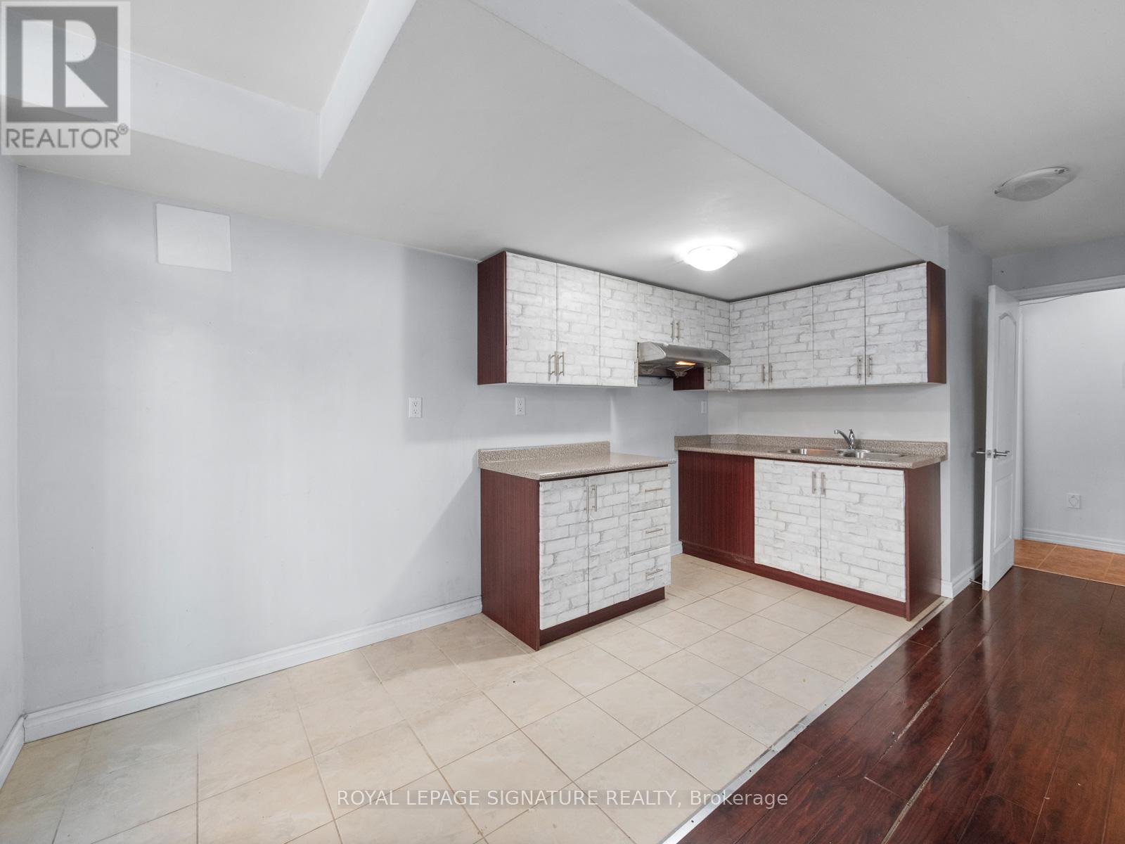 13 Lily Cup Avenue, Toronto, Ontario  M1L 0H4 - Photo 28 - E12762132