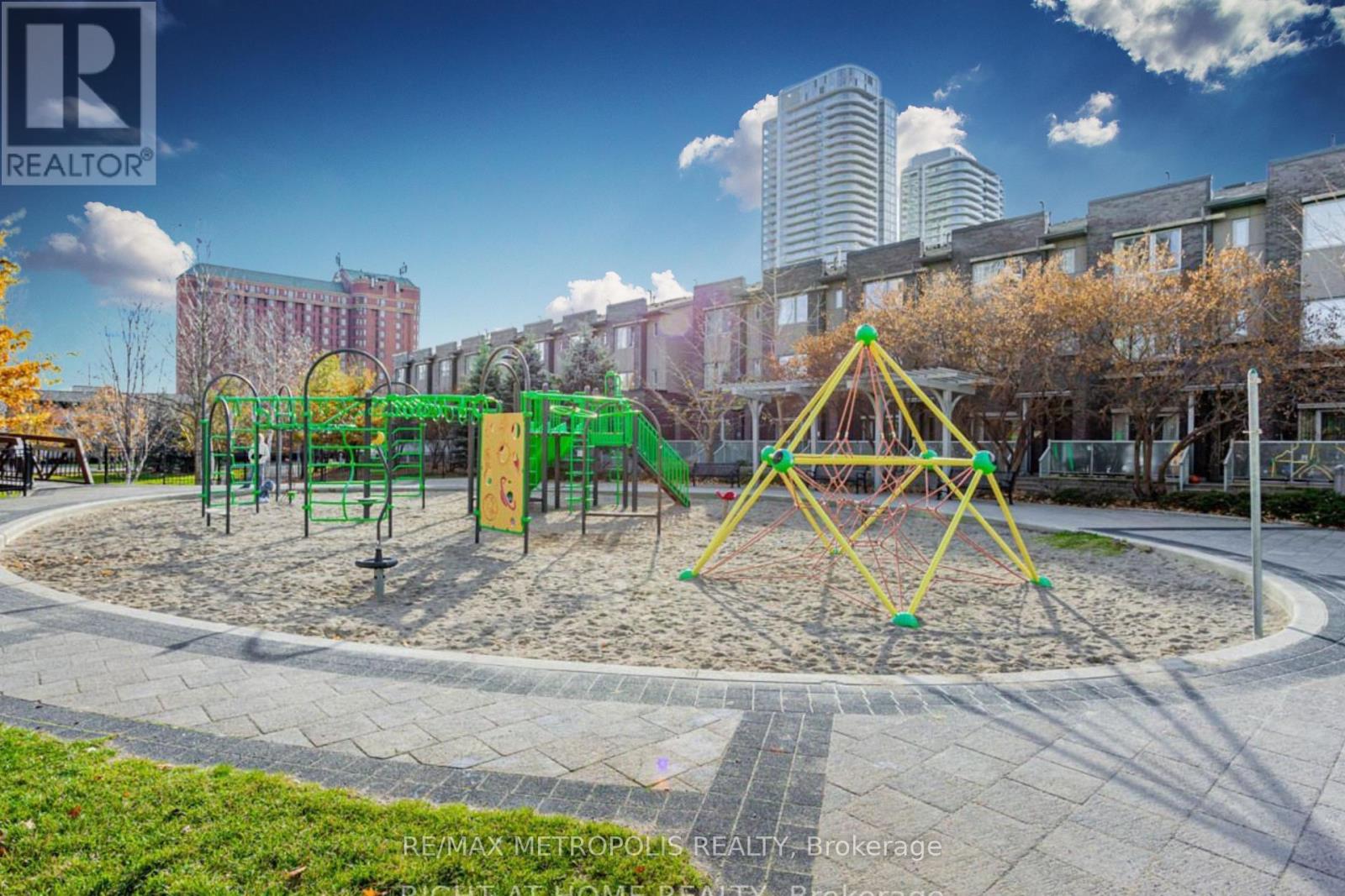 1521 - 275 Village Green Square, Toronto, Ontario  M1S 0L8 - Photo 21 - E12762212