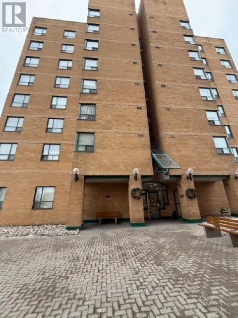 812 - 1665 PICKERING PARKWAY, Pickering, Ontario
