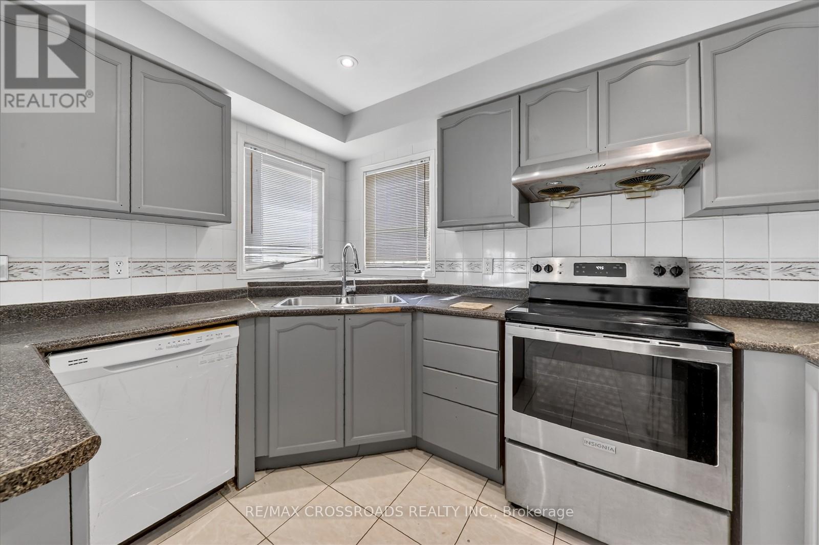 6 Gillingham Street, Toronto, Ontario  M1B 5X1 - Photo 14 - E12762328