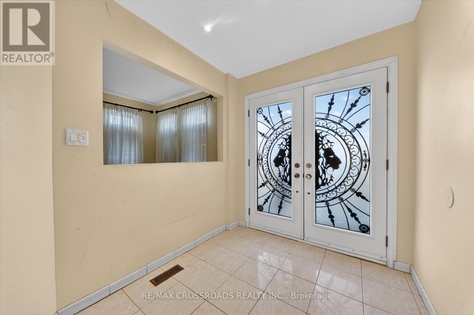 6 Gillingham Street, Toronto, Ontario  M1B 5X1 - Photo 6 - E12762328