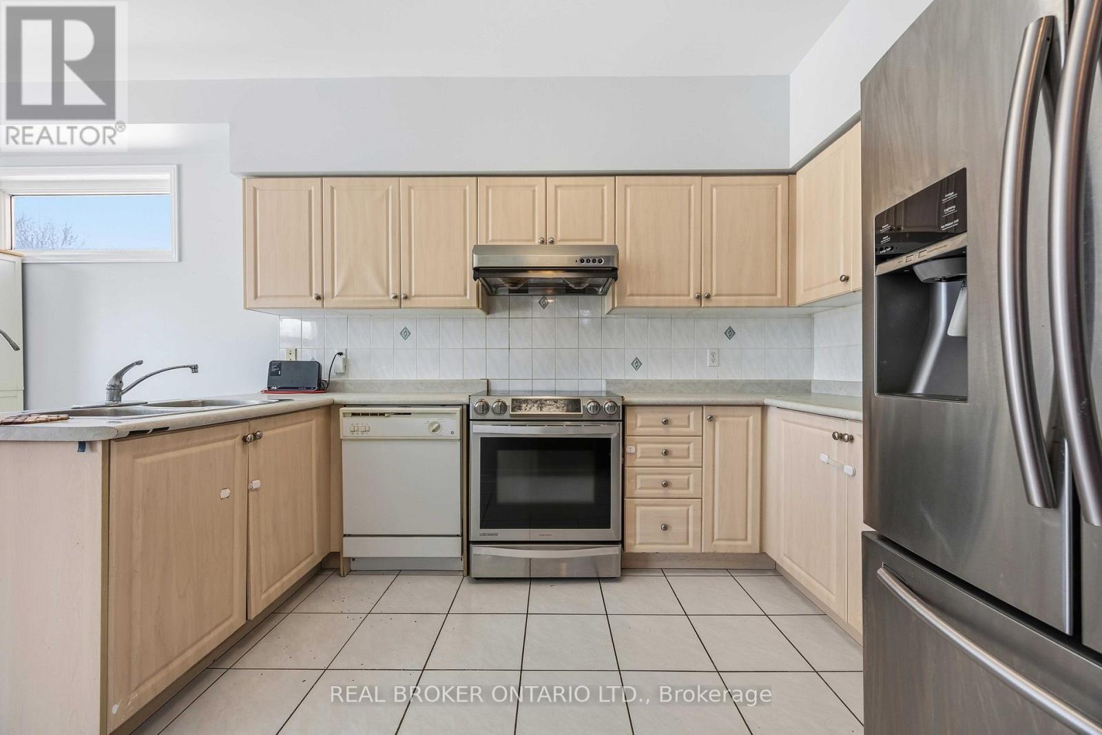 8 Medley Crescent, Markham, Ontario  L3S 4M8 - Photo 17 - N12762040