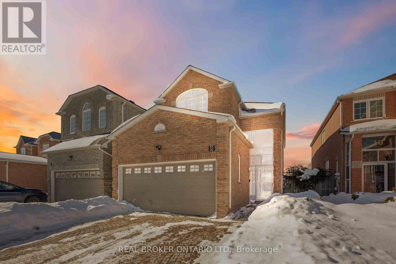 8 Medley Crescent, Markham, Ontario  L3S 4M8 - Photo 3 - N12762040