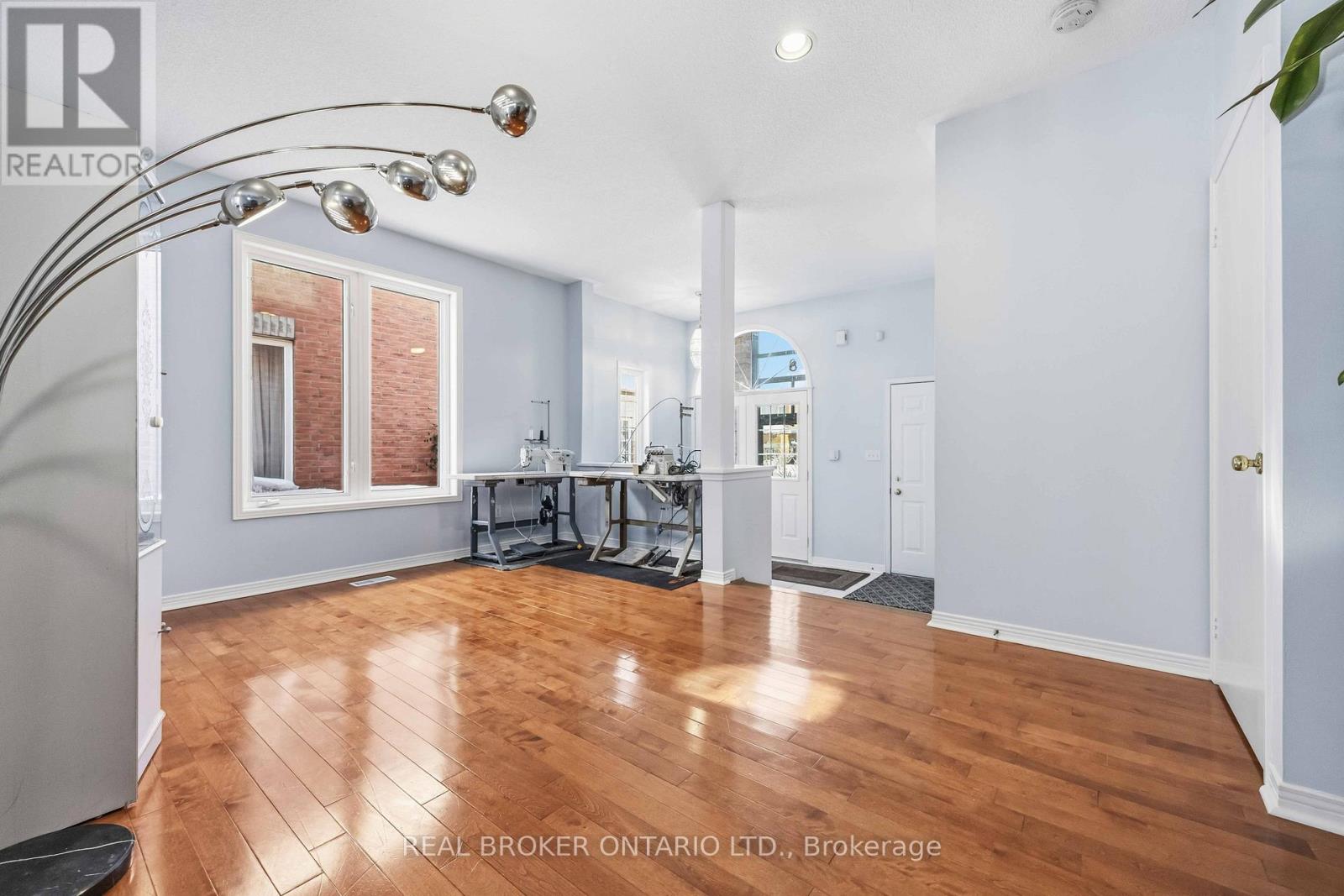 8 Medley Crescent, Markham, Ontario  L3S 4M8 - Photo 8 - N12762040