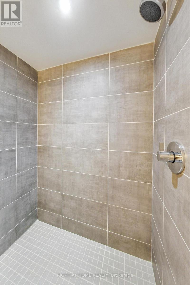 Th7 - 390 Highway 7 E, Richmond Hill, Ontario  L4B 0G5 - Photo 10 - N12762044