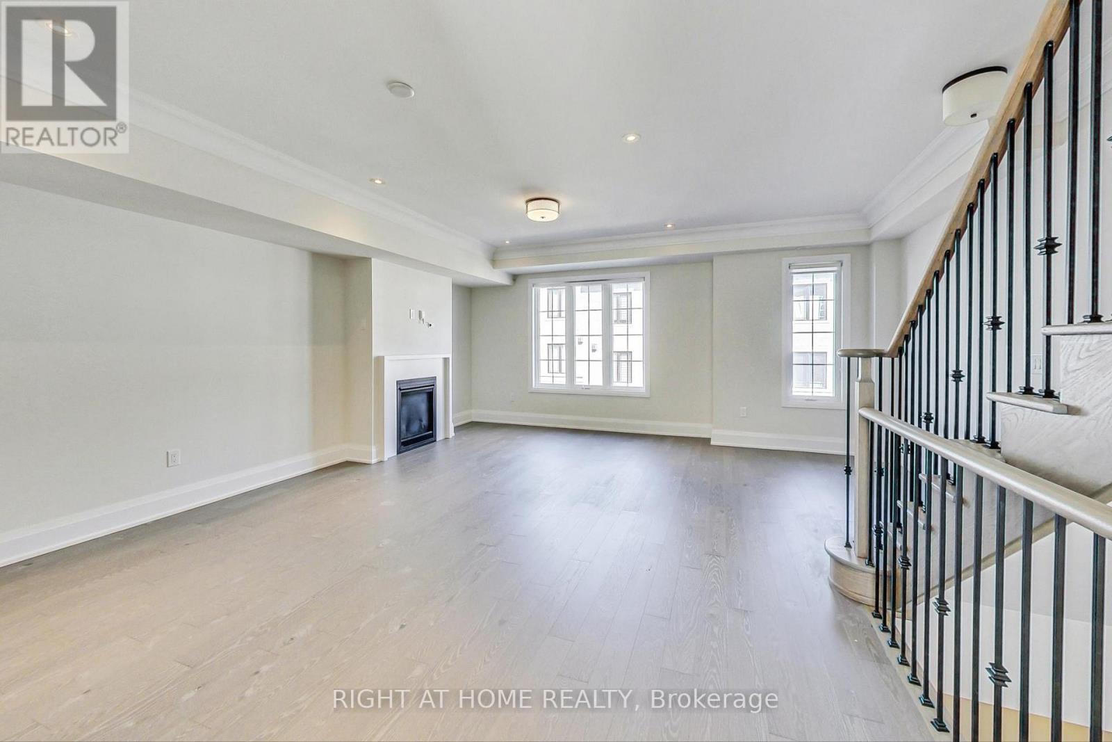 Th7 - 390 Highway 7 E, Richmond Hill, Ontario  L4B 0G5 - Photo 18 - N12762044