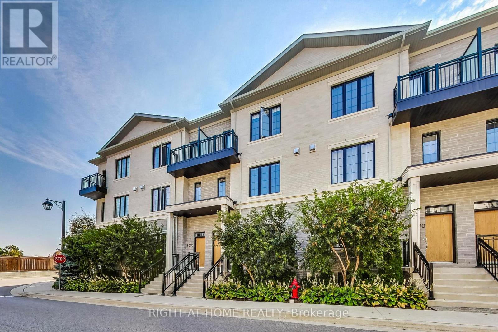 Th7 - 390 Highway 7 E, Richmond Hill, Ontario  L4B 0G5 - Photo 2 - N12762044