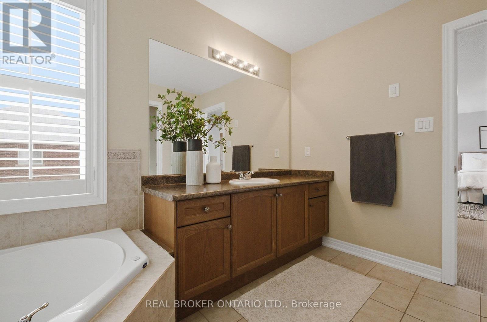 75 Pondmede Crescent, Whitchurch-Stouffville, Ontario  L4A 0E3 - Photo 19 - N12762066