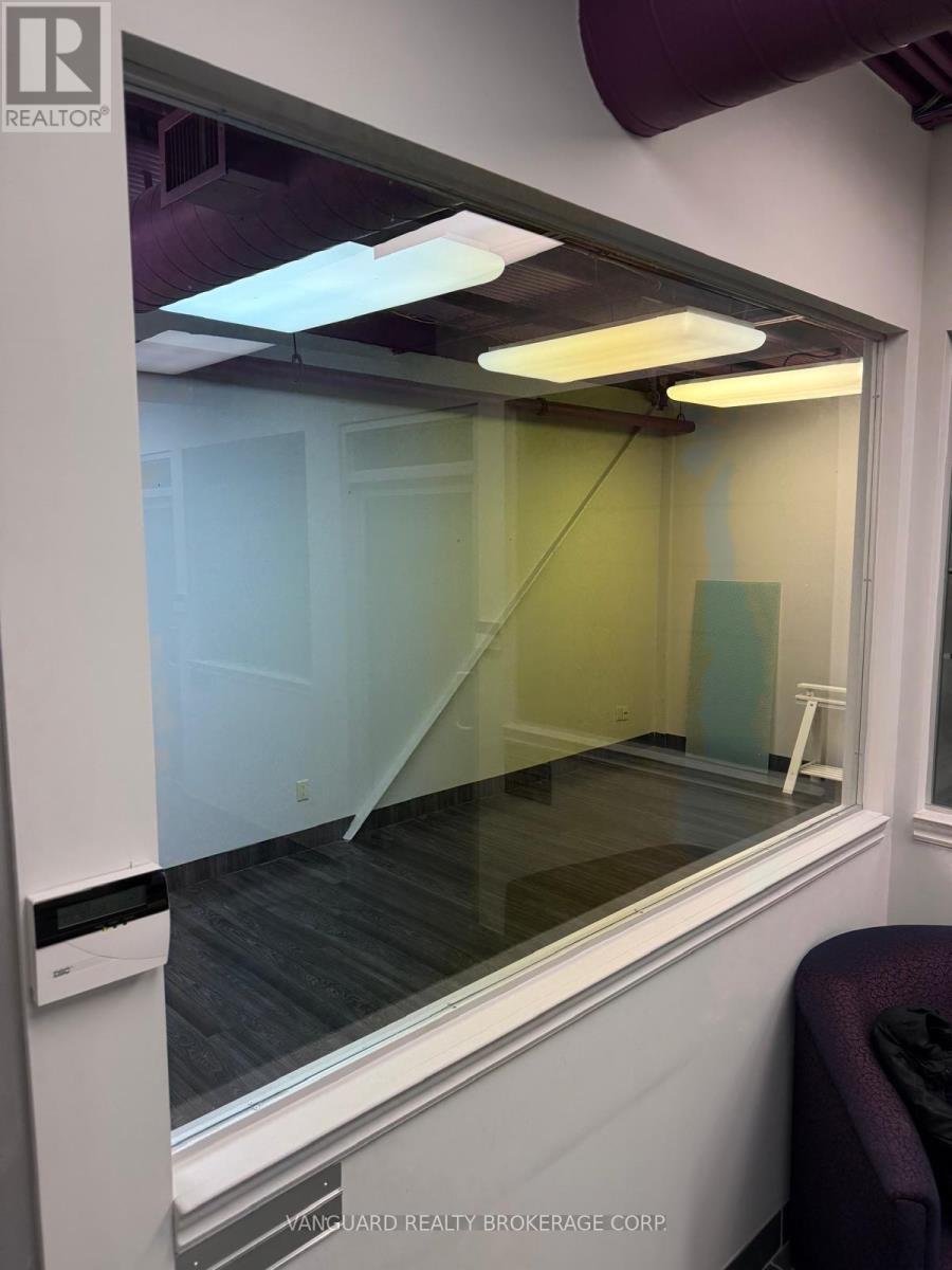 16 - 8611 Weston Road, Vaughan, Ontario  L4L 9P1 - Photo 3 - N12762086