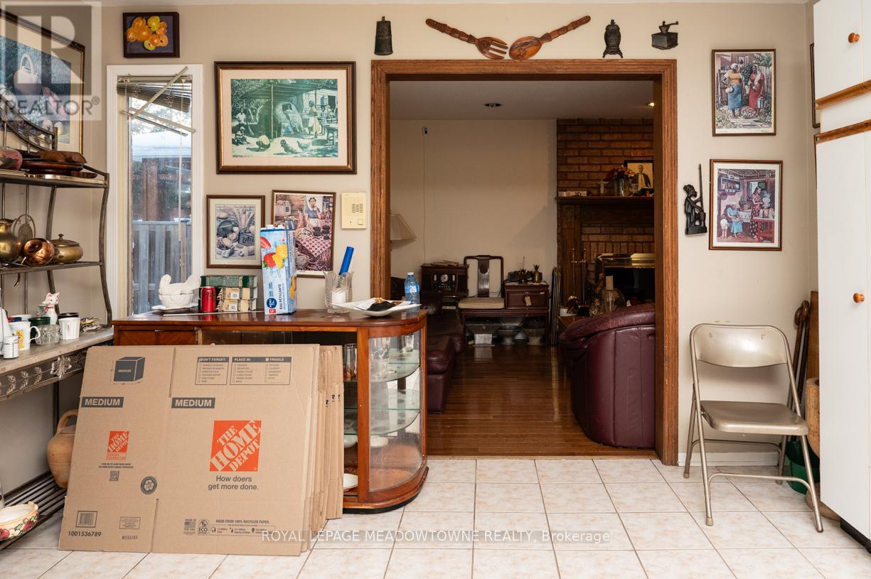 9 Hanna Avenue, Richmond Hill, Ontario  L4B 1Y6 - Photo 13 - N12762230