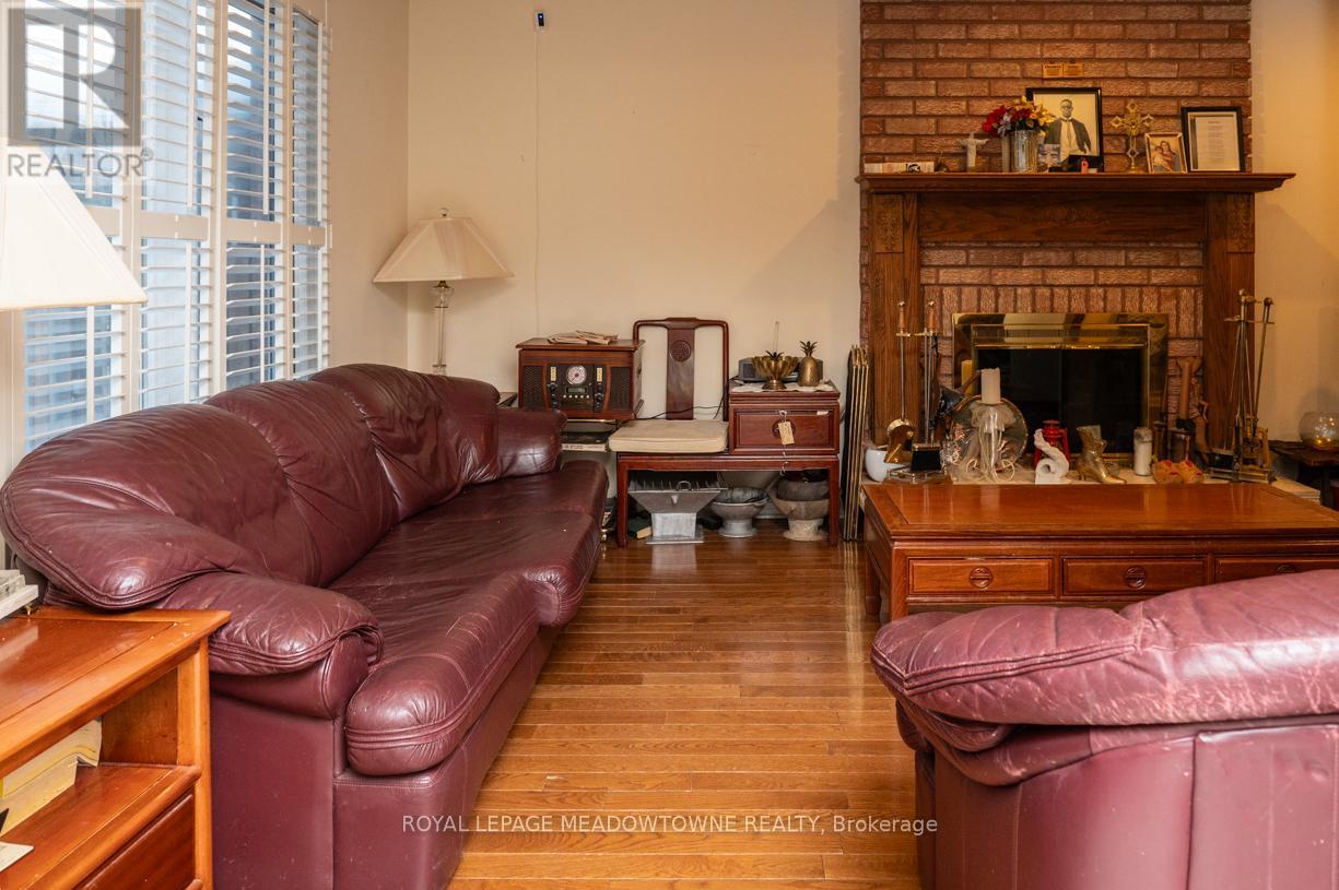 9 Hanna Avenue, Richmond Hill, Ontario  L4B 1Y6 - Photo 14 - N12762230