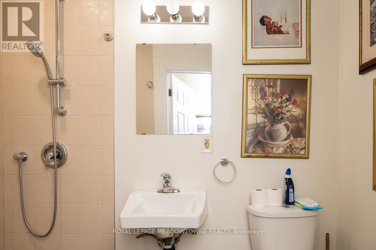 9 Hanna Avenue, Richmond Hill, Ontario  L4B 1Y6 - Photo 16 - N12762230