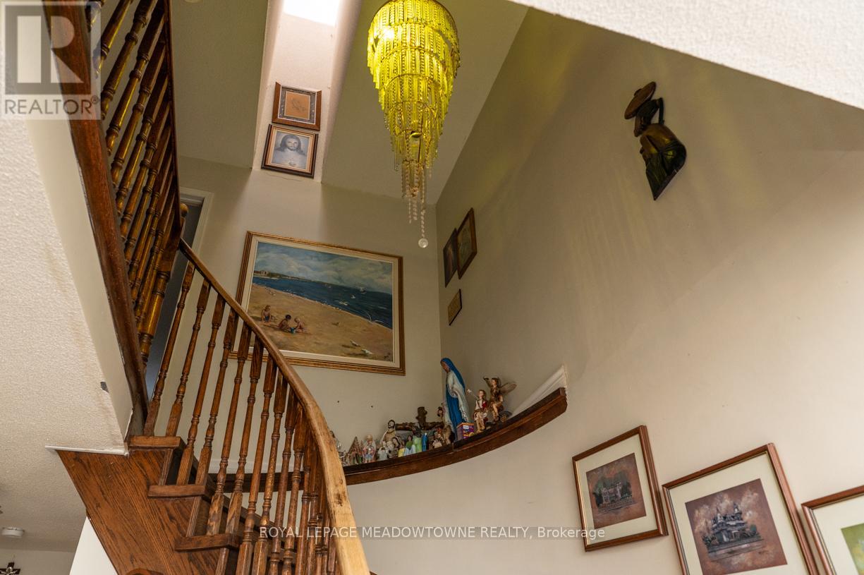 9 Hanna Avenue, Richmond Hill, Ontario  L4B 1Y6 - Photo 17 - N12762230