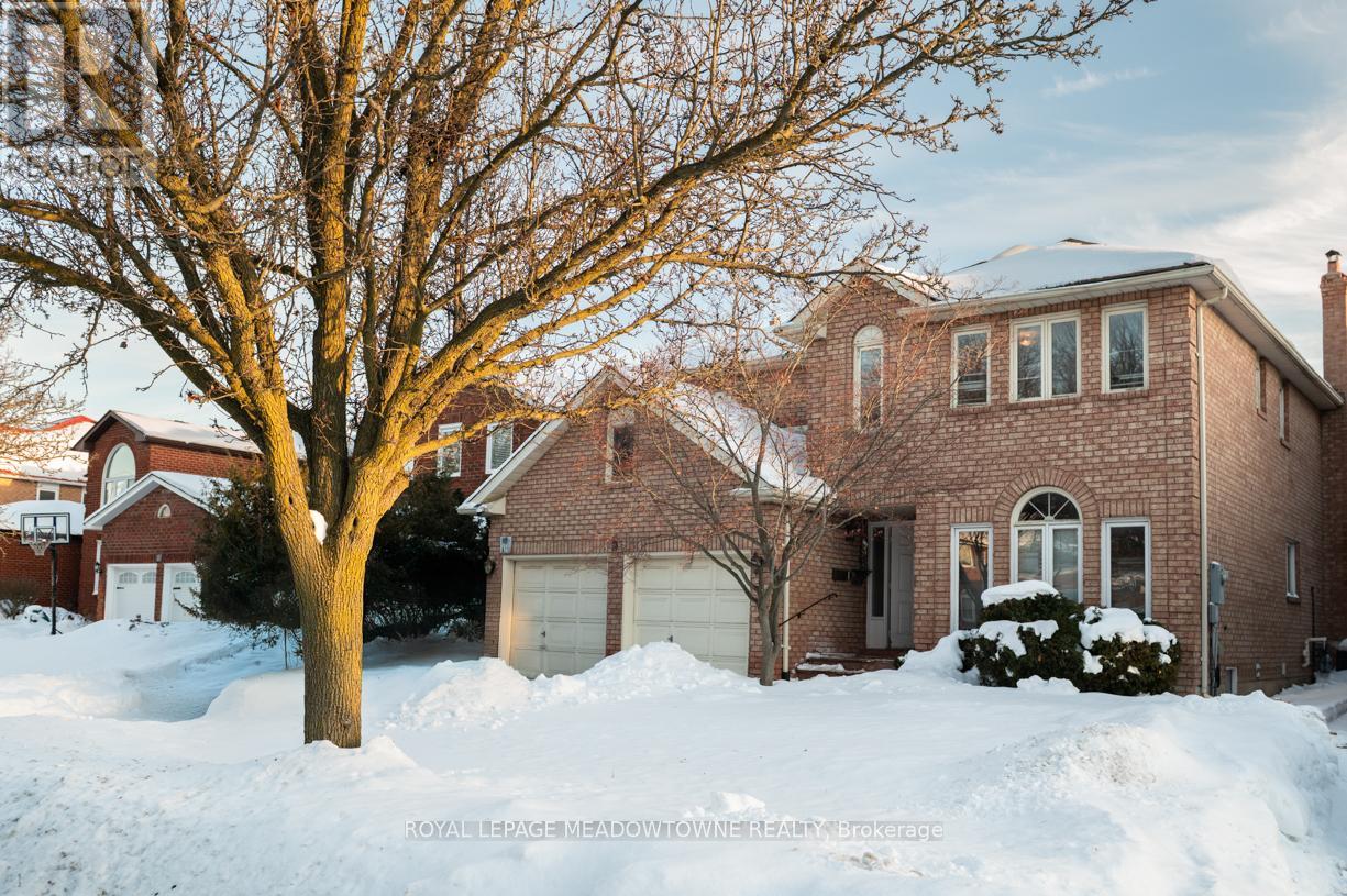 9 Hanna Avenue, Richmond Hill, Ontario  L4B 1Y6 - Photo 2 - N12762230