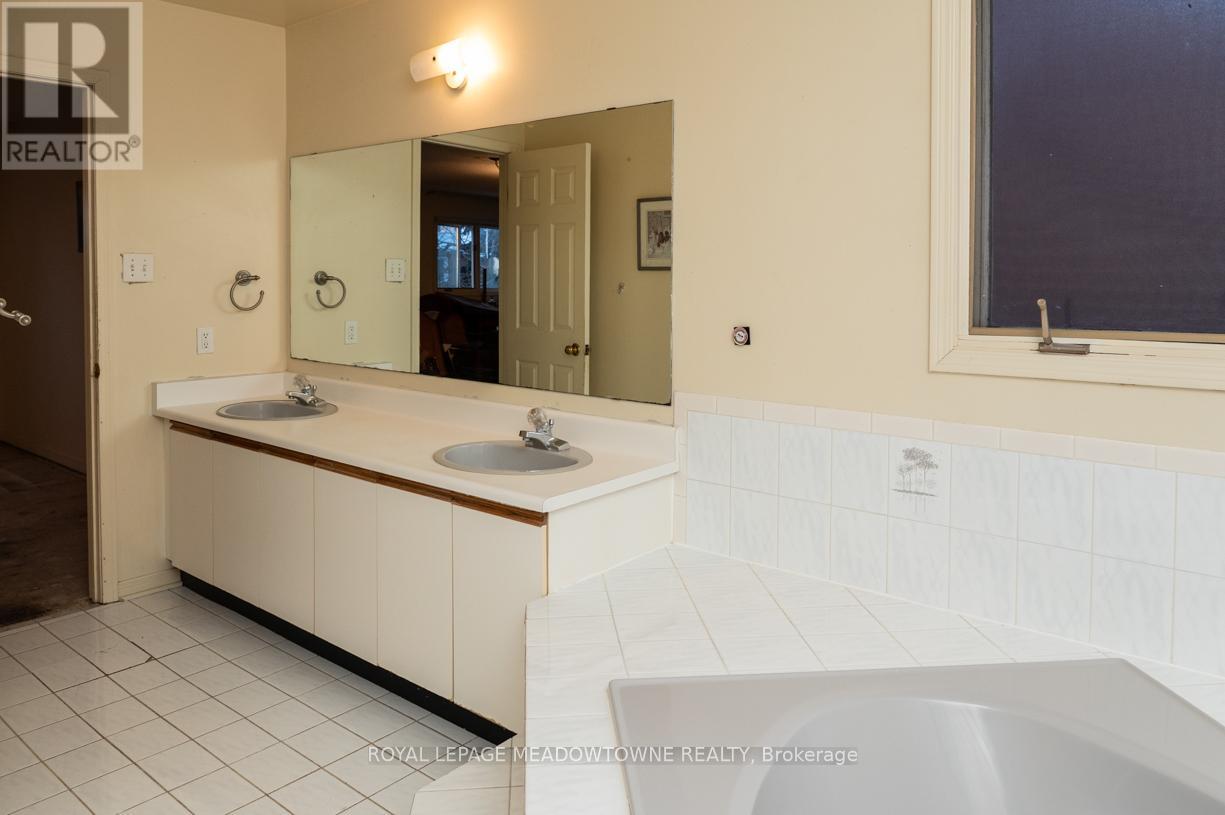 9 Hanna Avenue, Richmond Hill, Ontario  L4B 1Y6 - Photo 22 - N12762230