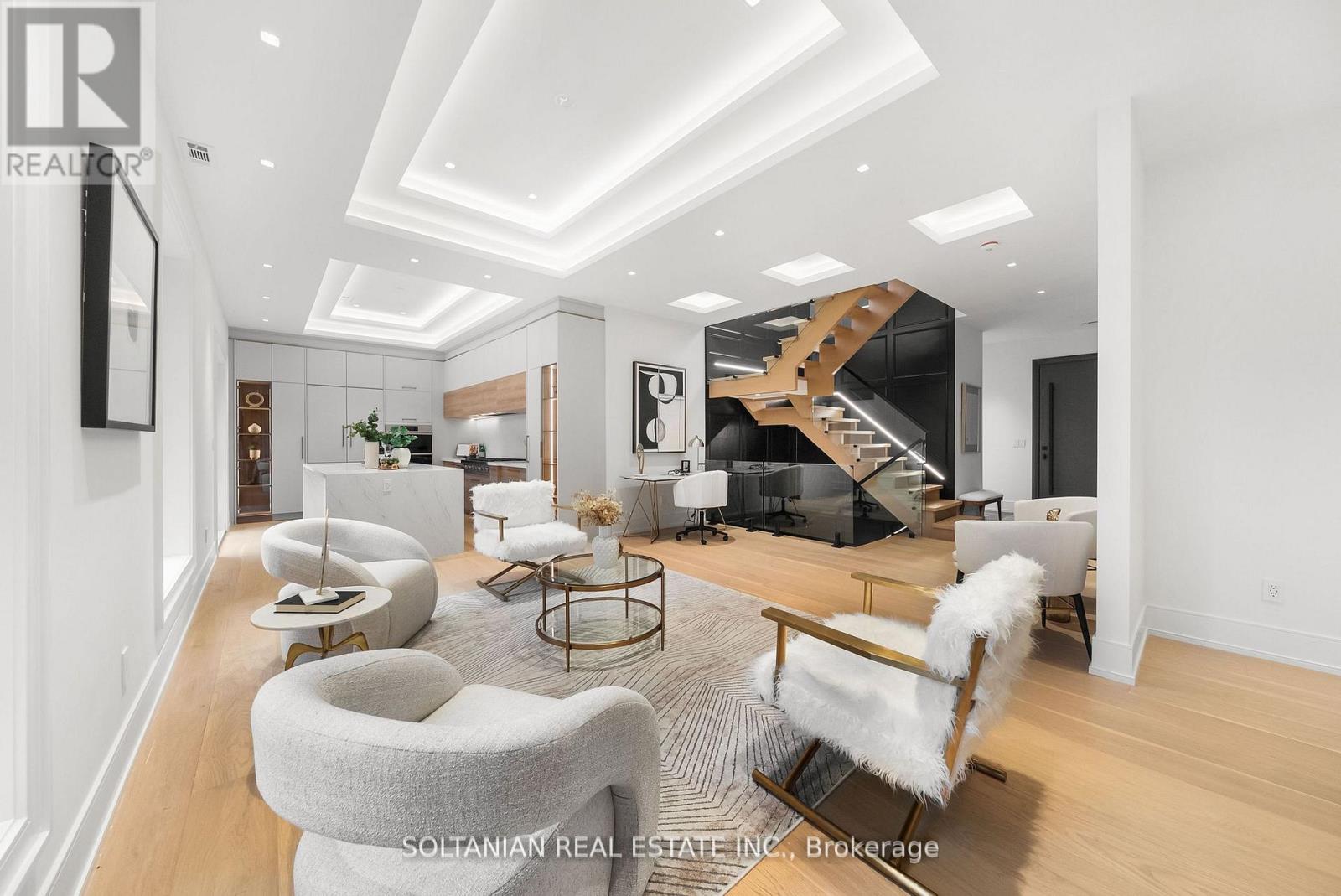 98 Babcombe Drive, Markham, Ontario  L3T 1N1 - Photo 5 - N12762298