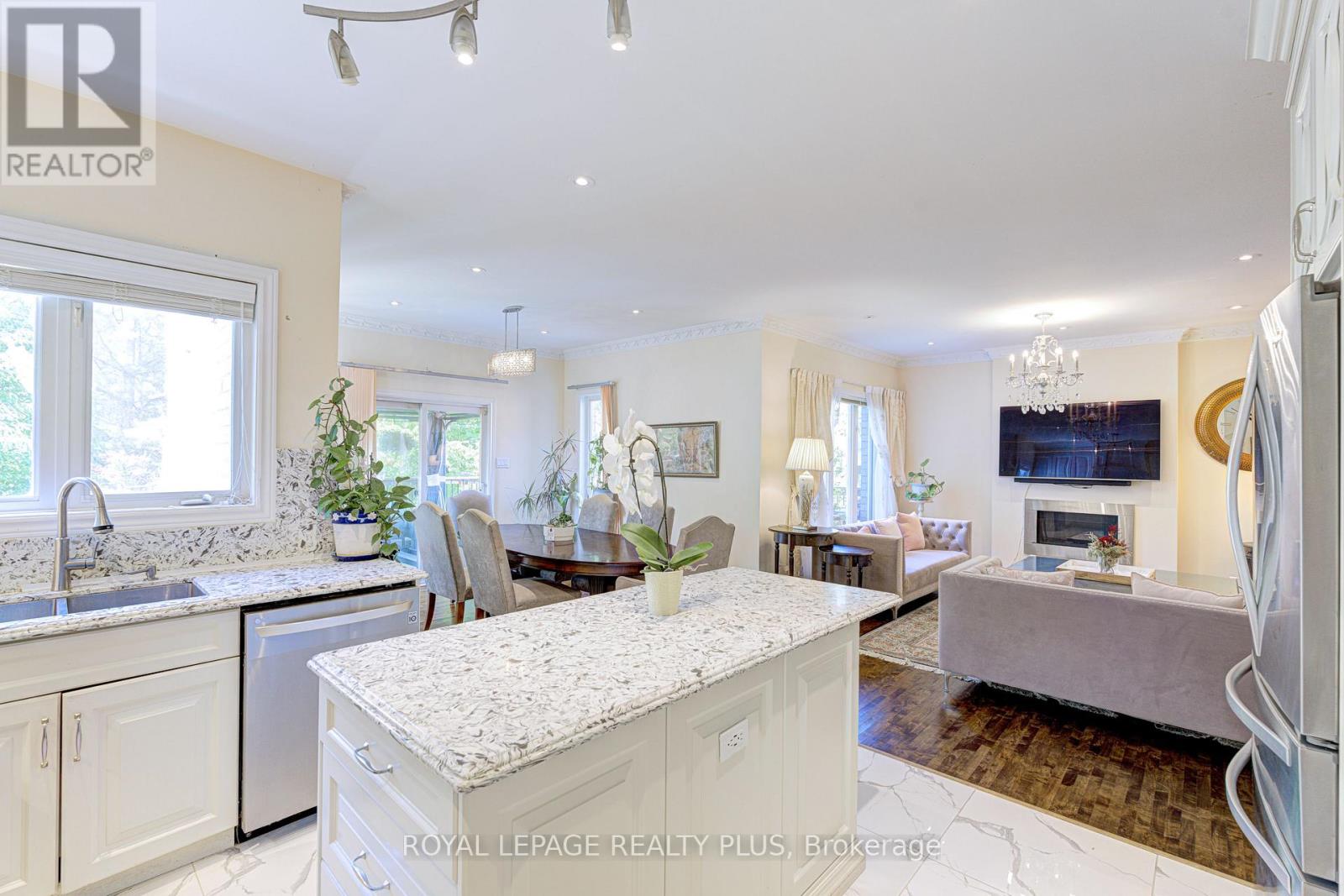 104 Melbourne Drive, Richmond Hill, Ontario  L4S 2G7 - Photo 21 - N12762306