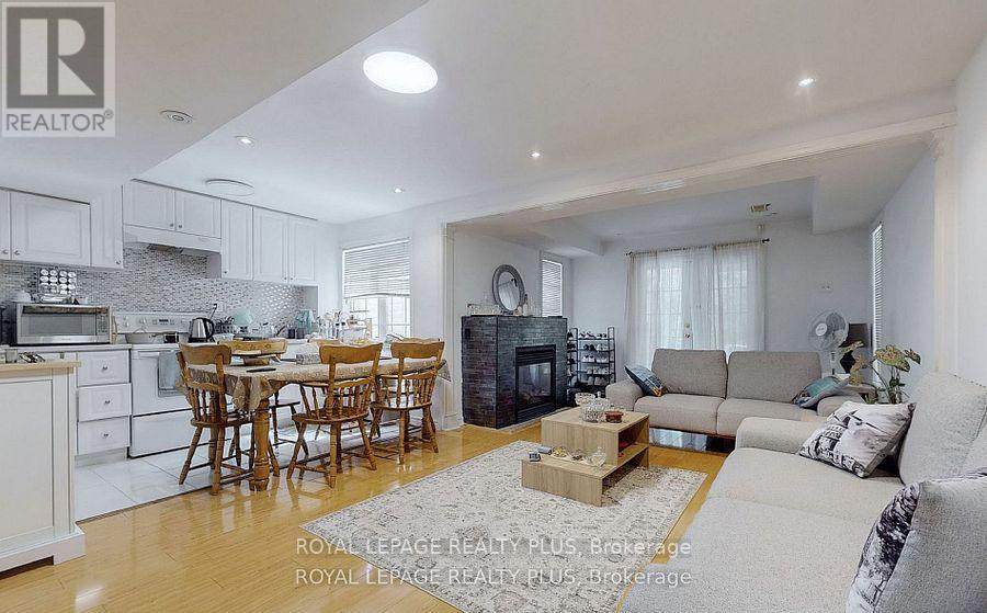 104 Melbourne Drive, Richmond Hill, Ontario  L4S 2G7 - Photo 38 - N12762306