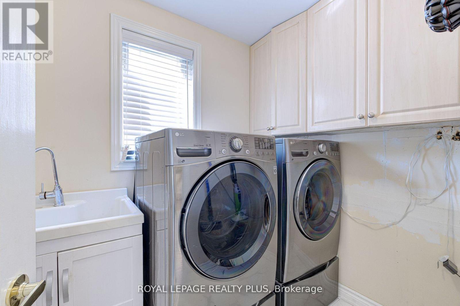 104 Melbourne Drive, Richmond Hill, Ontario  L4S 2G7 - Photo 6 - N12762306