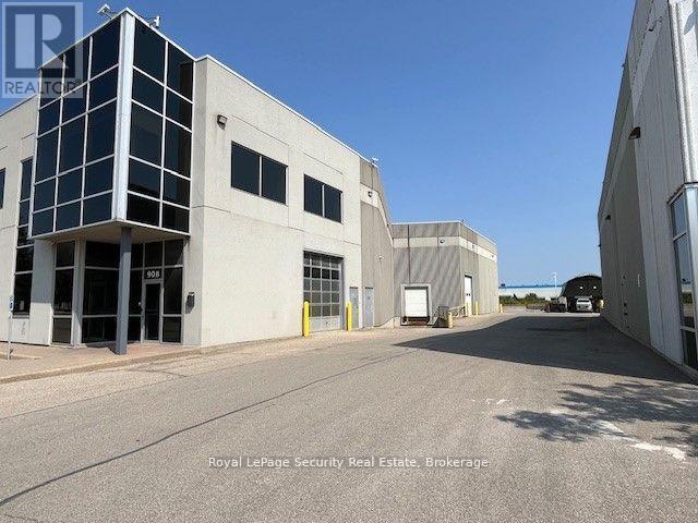 90 Tigi Court, Vaughan, Ontario  L4K 5E4 - Photo 2 - N12762352