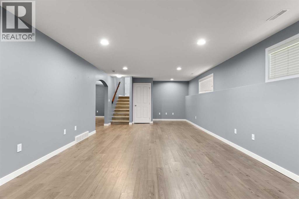 365 Somerset Row Se, Medicine Hat, Alberta  T1B 0H1 - Photo 23 - A2274650