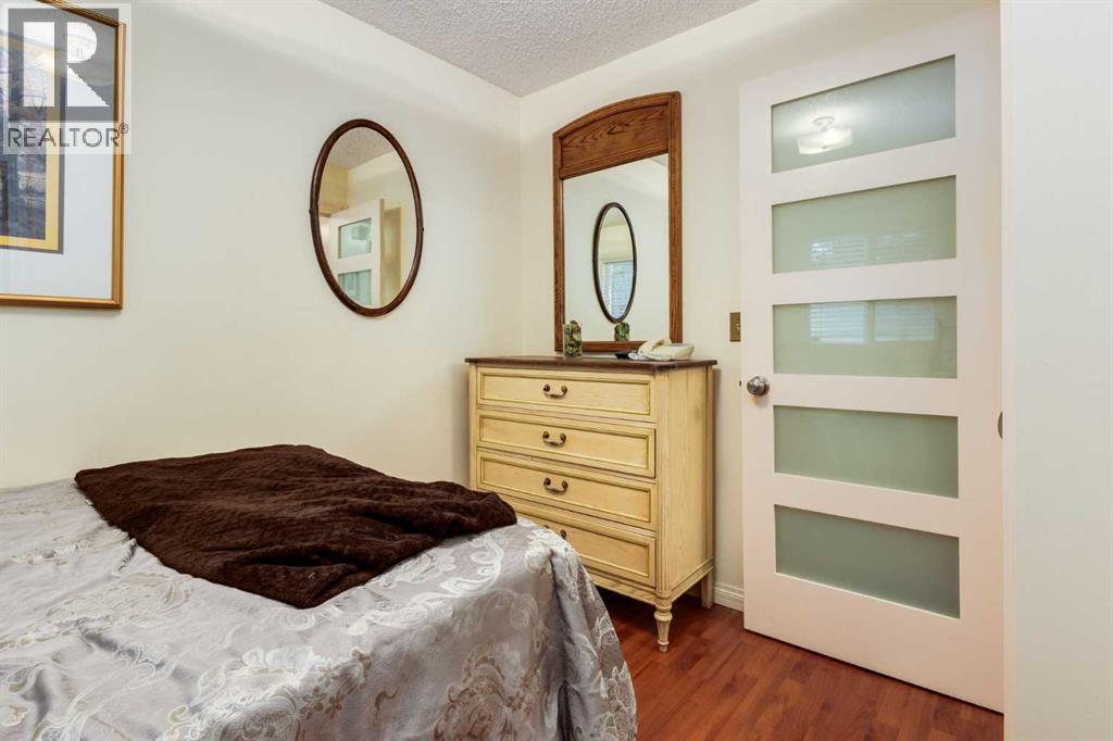 21 Midridge Green Se, Calgary, Alberta  T2X 1C9 - Photo 19 - A2278195