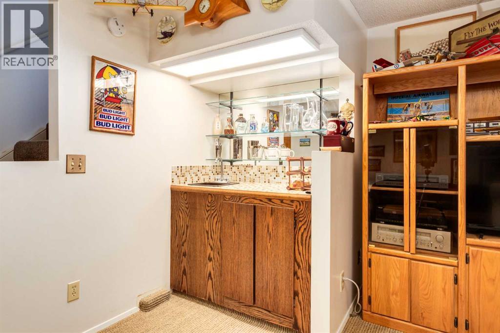 21 Midridge Green Se, Calgary, Alberta  T2X 1C9 - Photo 23 - A2278195