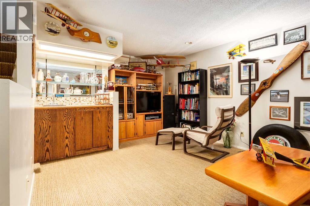 21 Midridge Green Se, Calgary, Alberta  T2X 1C9 - Photo 22 - A2278195