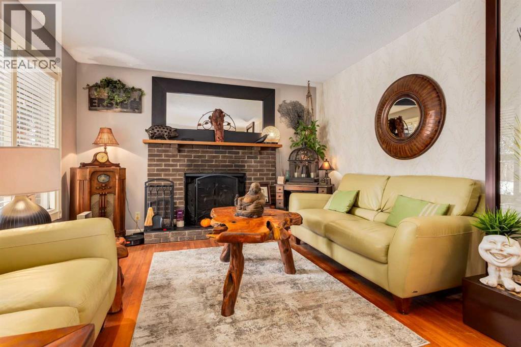 21 Midridge Green Se, Calgary, Alberta  T2X 1C9 - Photo 3 - A2278195