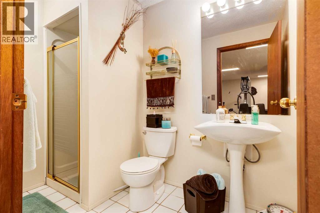 21 Midridge Green Se, Calgary, Alberta  T2X 1C9 - Photo 30 - A2278195