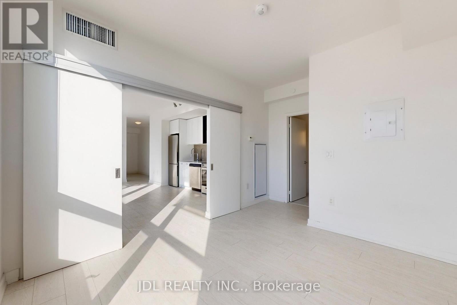 1001 - 10 De Boers Drive, Toronto, Ontario  M3J 0H1 - Photo 16 - W12761940