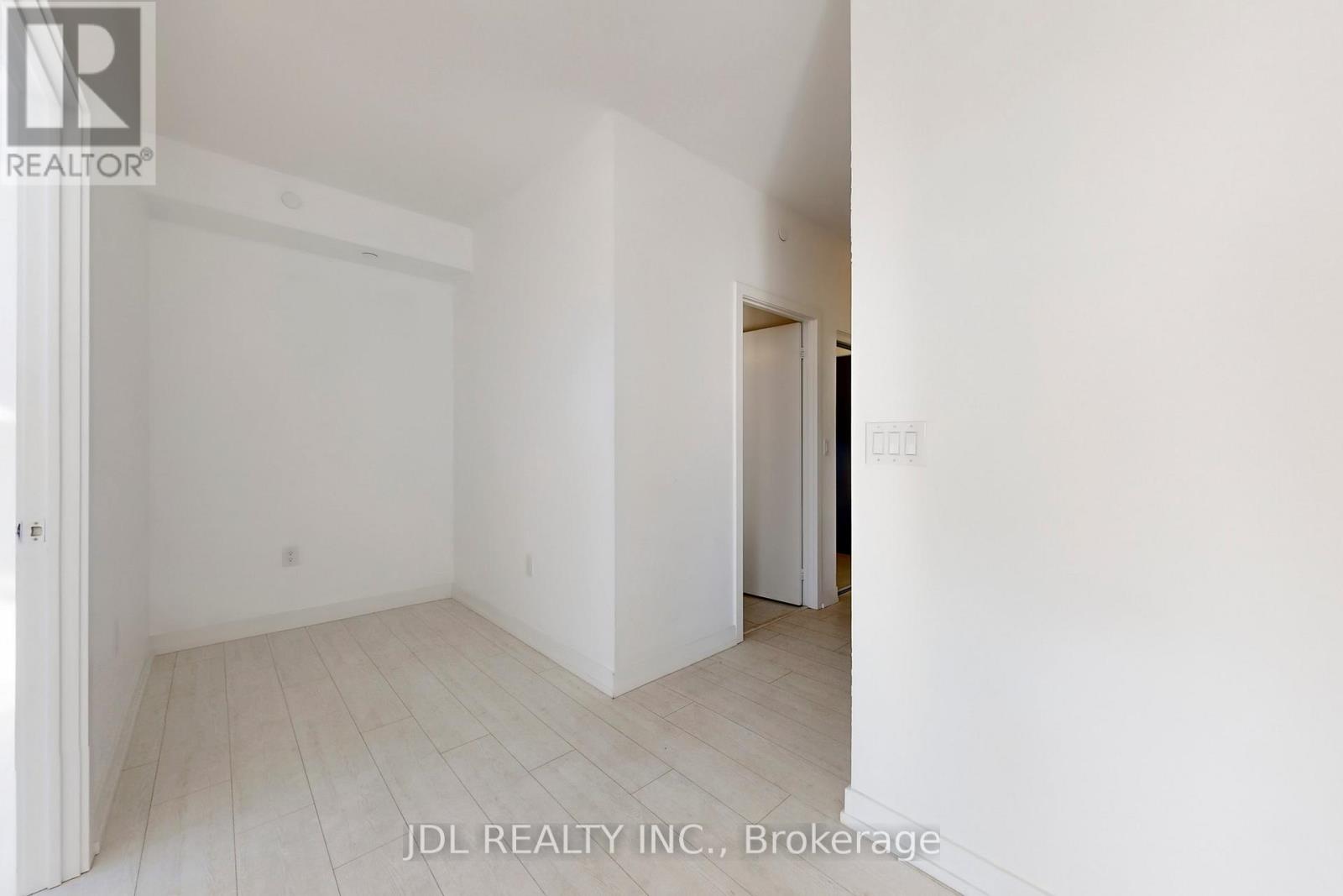 1001 - 10 De Boers Drive, Toronto, Ontario  M3J 0H1 - Photo 22 - W12761940