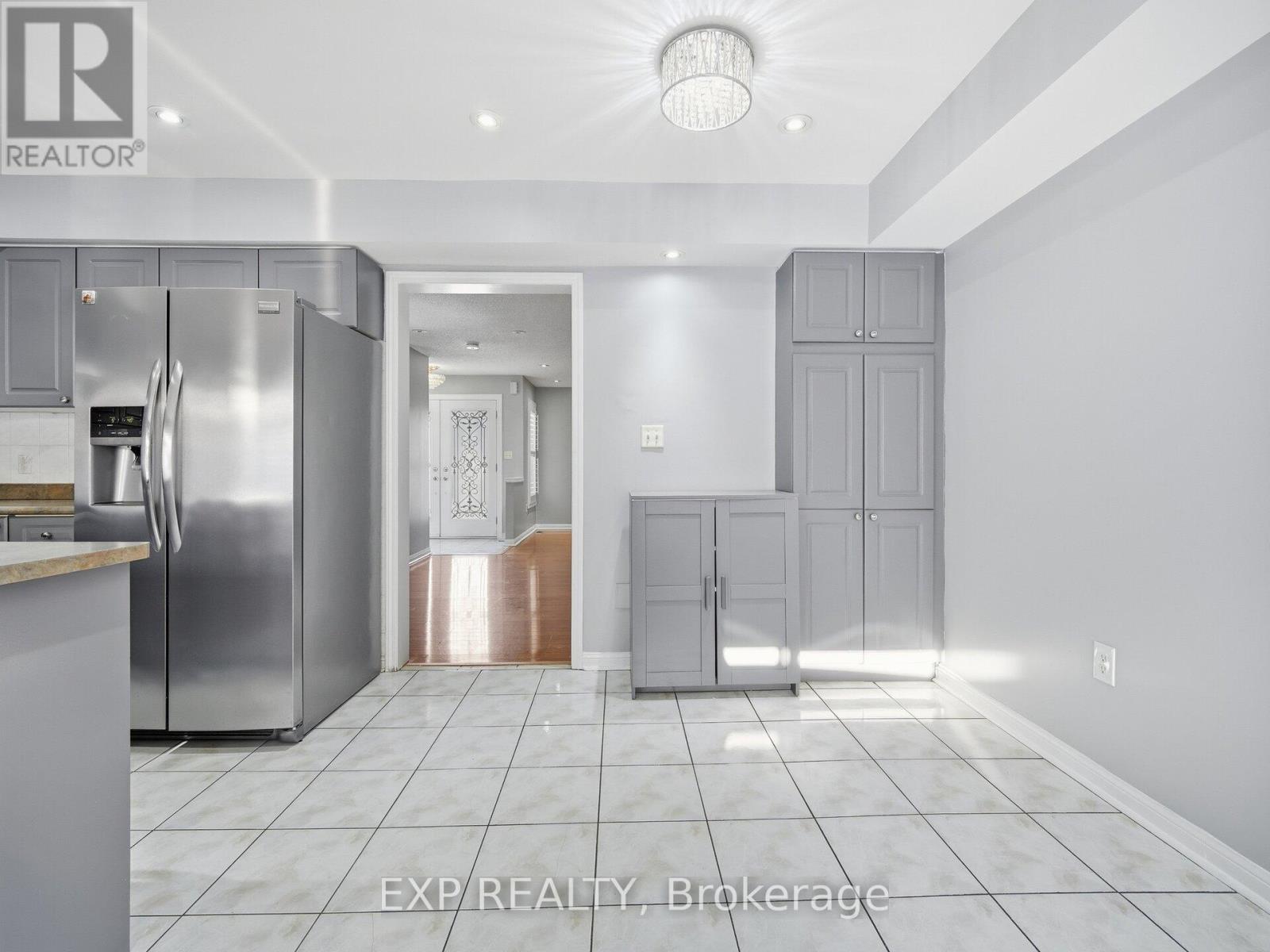 48 Mount Ranier Crescent, Brampton, Ontario  L6R 2K9 - Photo 15 - W12761958