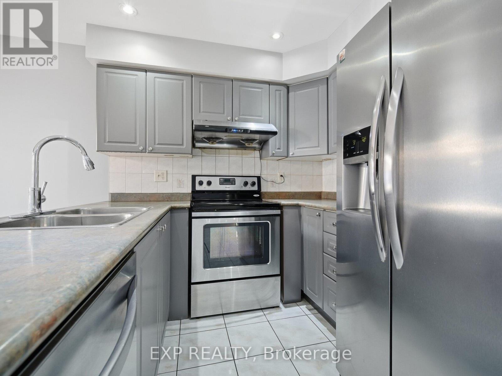 48 Mount Ranier Crescent, Brampton, Ontario  L6R 2K9 - Photo 18 - W12761958