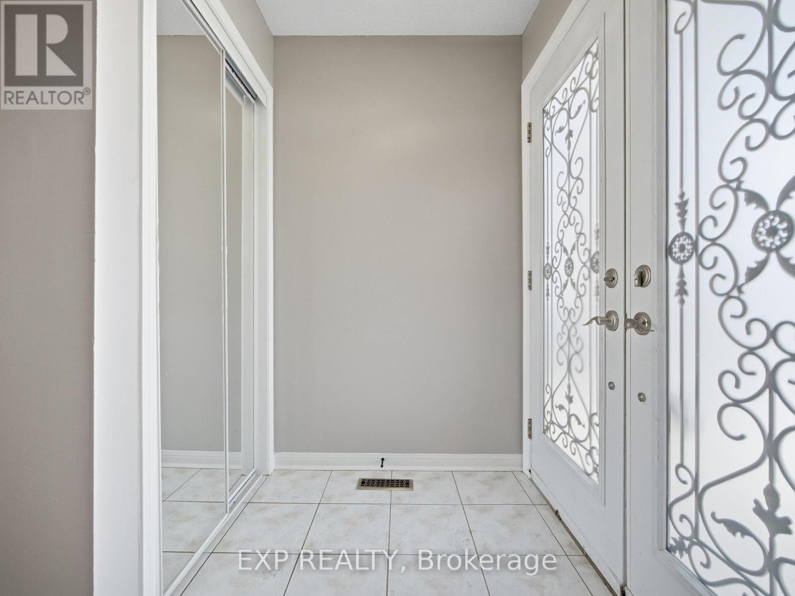 48 Mount Ranier Crescent, Brampton, Ontario  L6R 2K9 - Photo 2 - W12761958