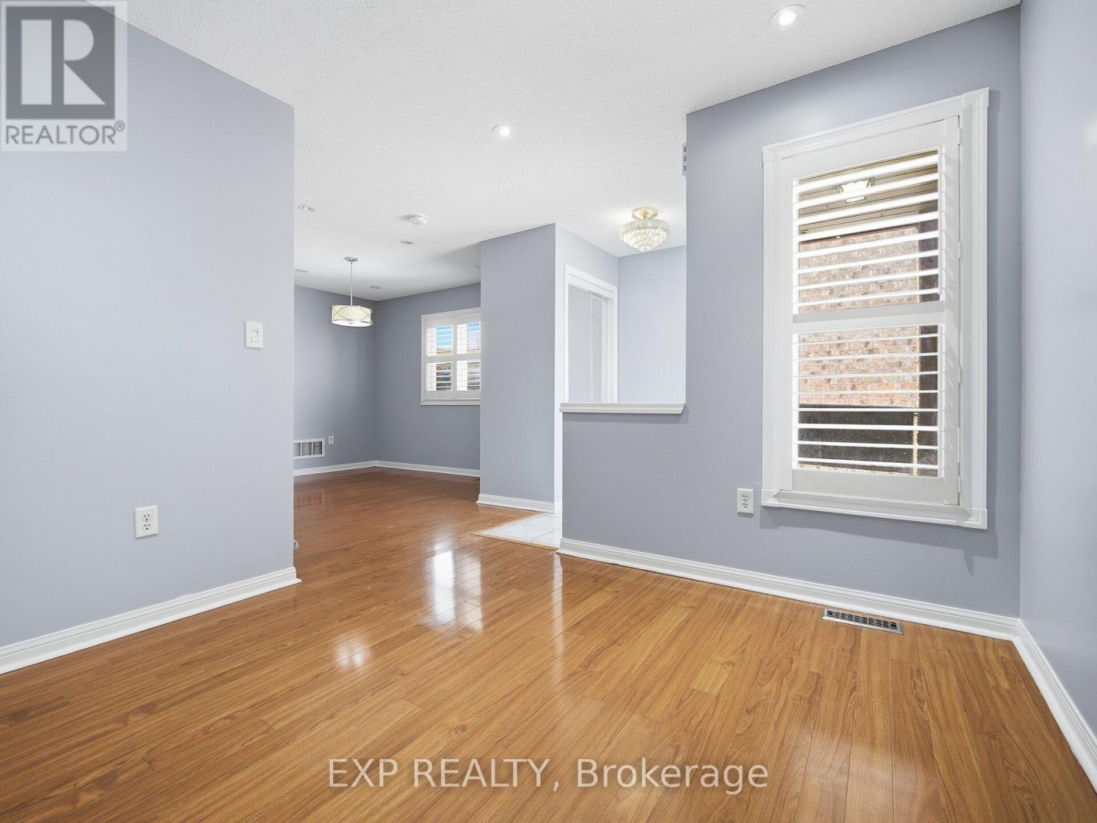 48 Mount Ranier Crescent, Brampton, Ontario  L6R 2K9 - Photo 6 - W12761958