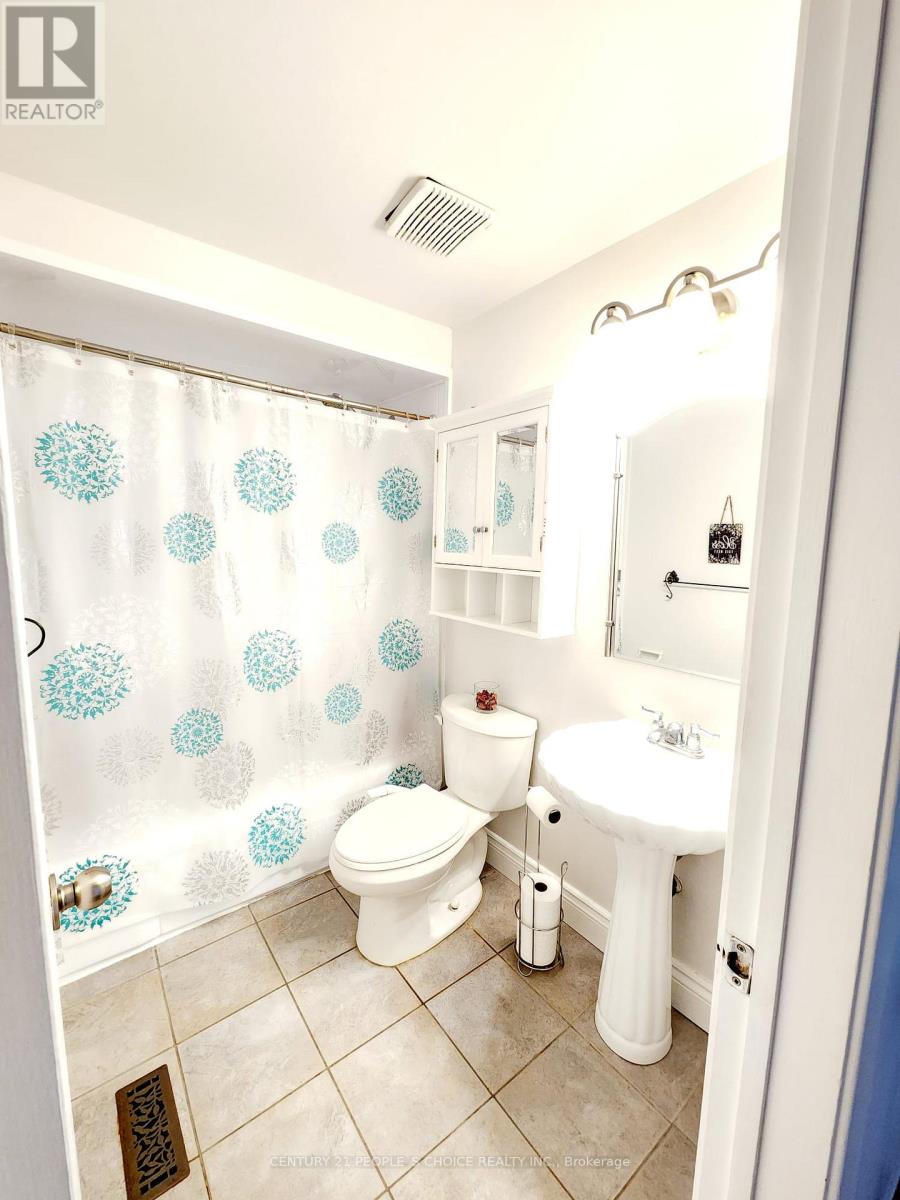 7275 Corrine Crescent, Mississauga, Ontario  L5N 5C3 - Photo 19 - W12761980