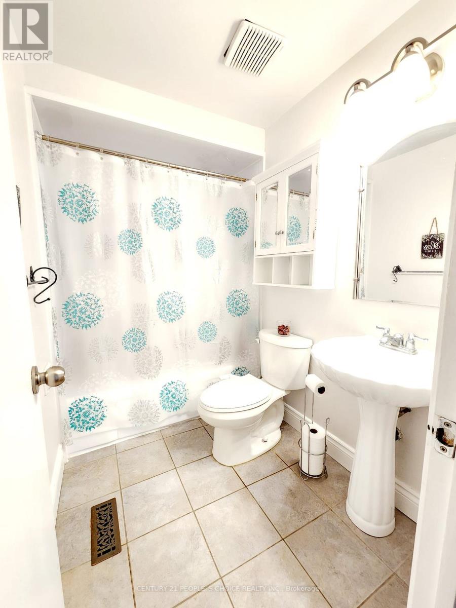 7275 Corrine Crescent, Mississauga, Ontario  L5N 5C3 - Photo 23 - W12761980