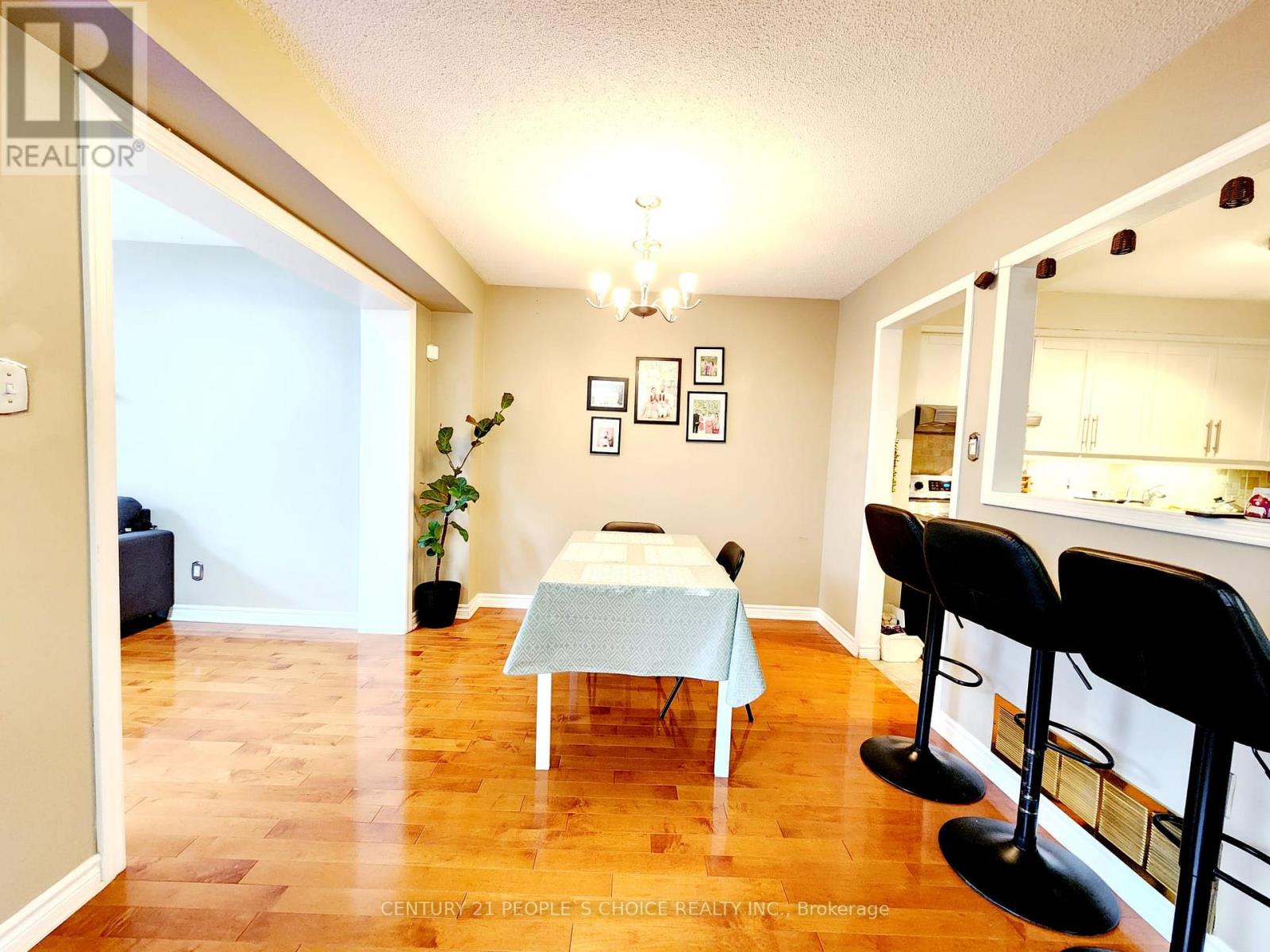 7275 Corrine Crescent, Mississauga, Ontario  L5N 5C3 - Photo 8 - W12761980