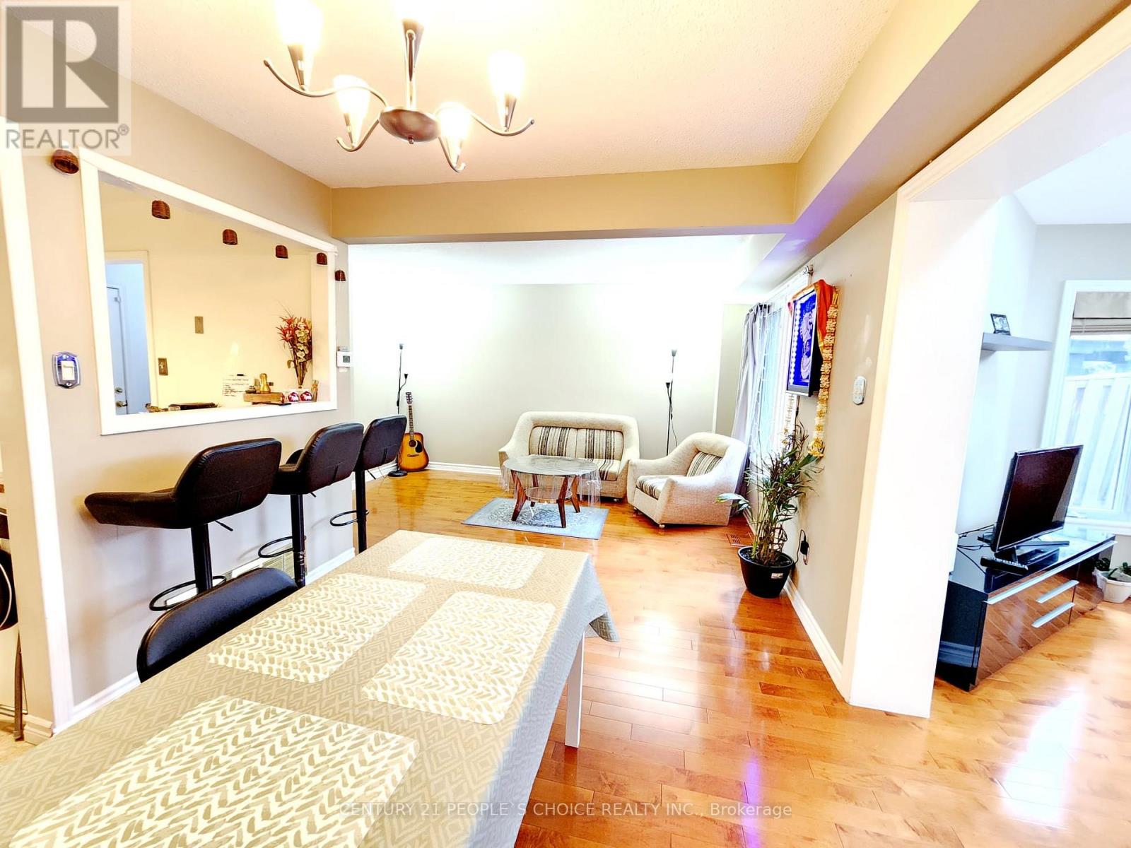 7275 Corrine Crescent, Mississauga, Ontario  L5N 5C3 - Photo 9 - W12761980