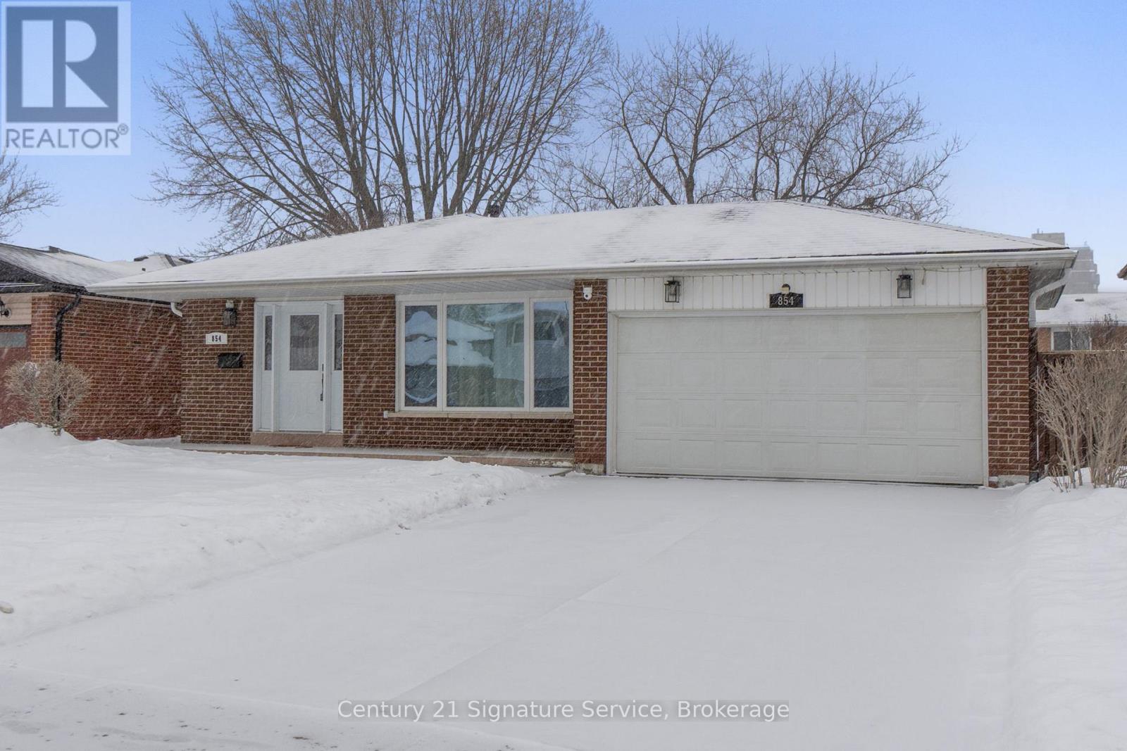 854 FORESTWOOD DRIVE, Mississauga, Ontario