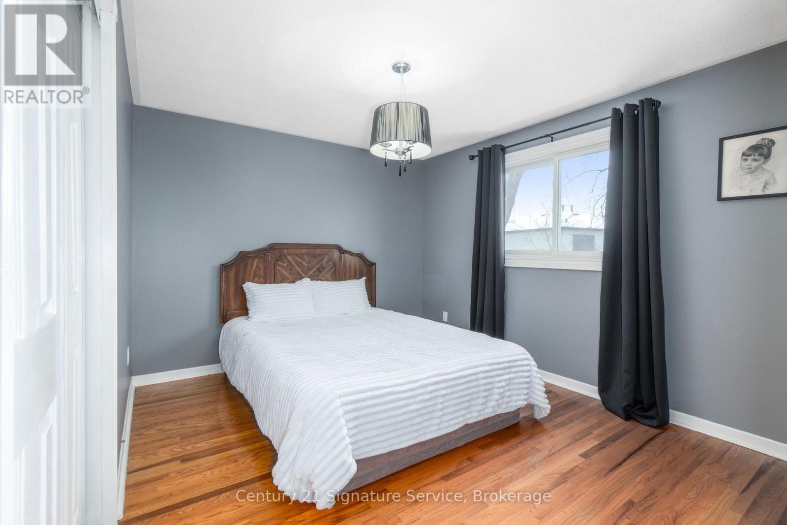 854 Forestwood Drive, Mississauga, Ontario  L5C 1G8 - Photo 16 - W12761992