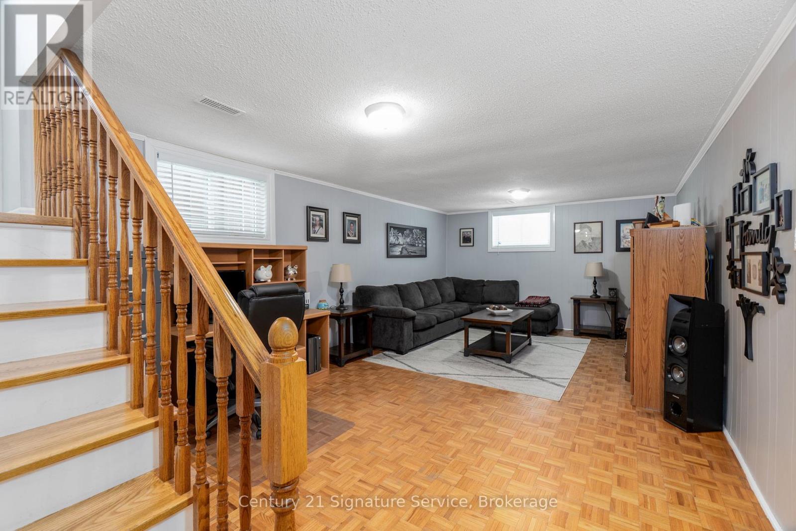 854 Forestwood Drive, Mississauga, Ontario  L5C 1G8 - Photo 20 - W12761992