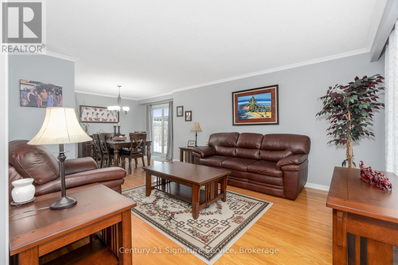 854 Forestwood Drive, Mississauga, Ontario  L5C 1G8 - Photo 8 - W12761992