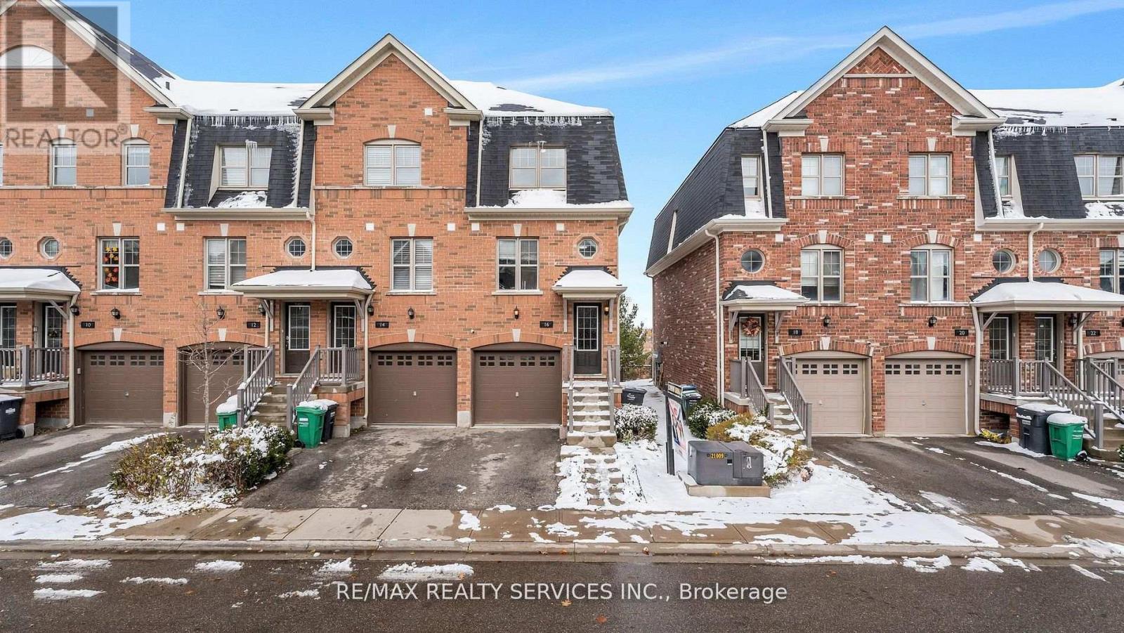 56 - 16 Soldier Street, Brampton, Ontario  L7A 4B6 - Photo 2 - W12762006