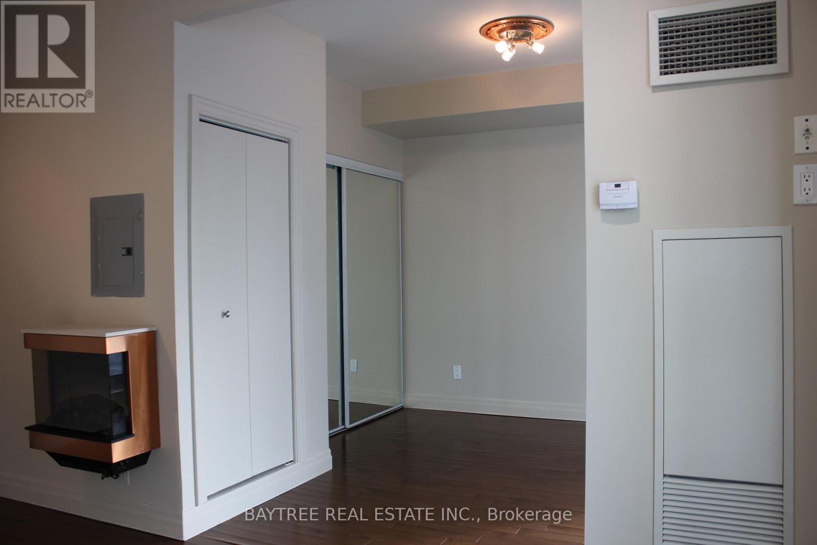 2108 - 2121 Lake Shore Boulevard W, Toronto, Ontario  M8V 4E9 - Photo 10 - W12762034