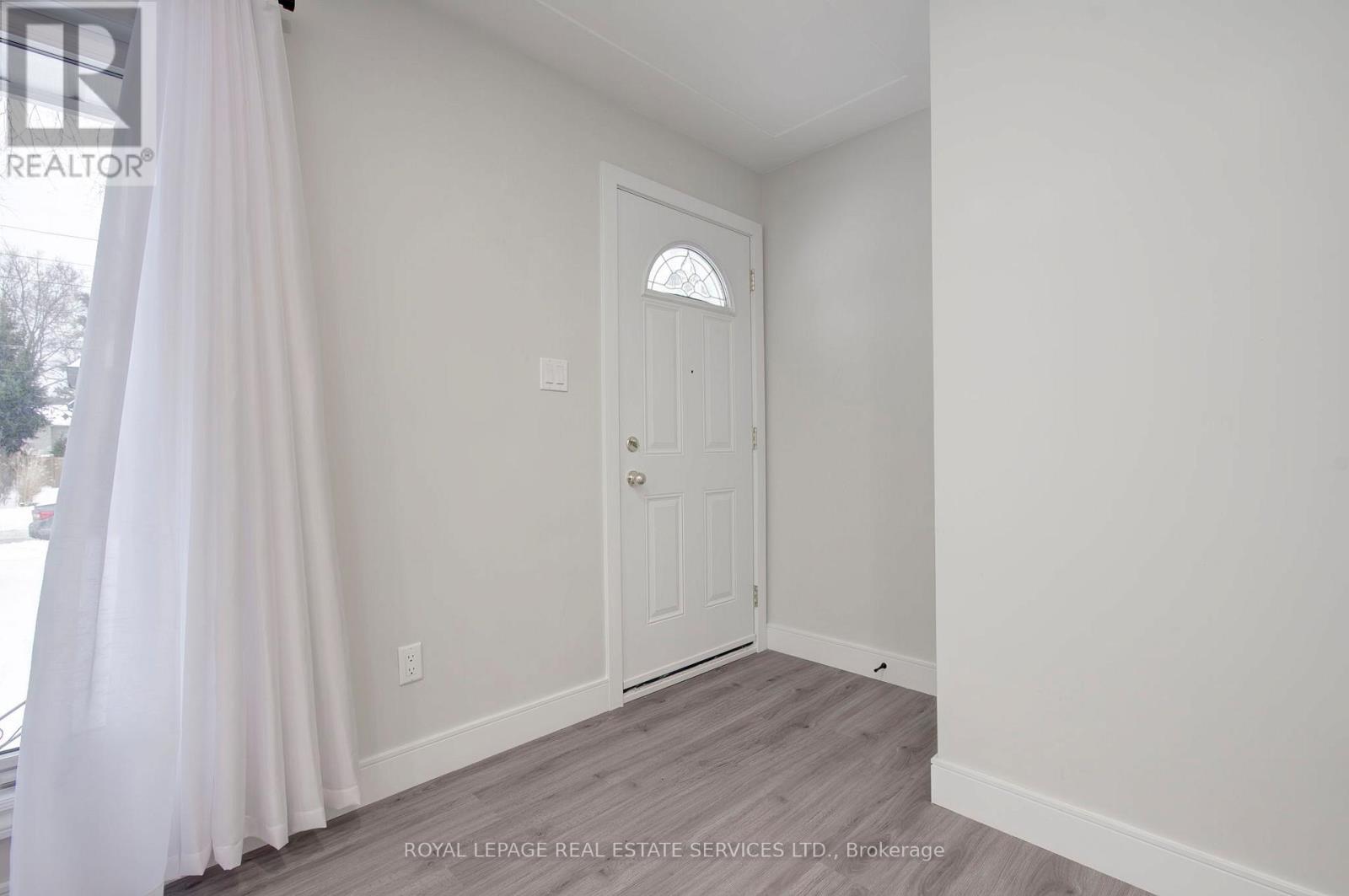 1321 Duncan Road, Oakville, Ontario  L6J 2P9 - Photo 3 - W12762052